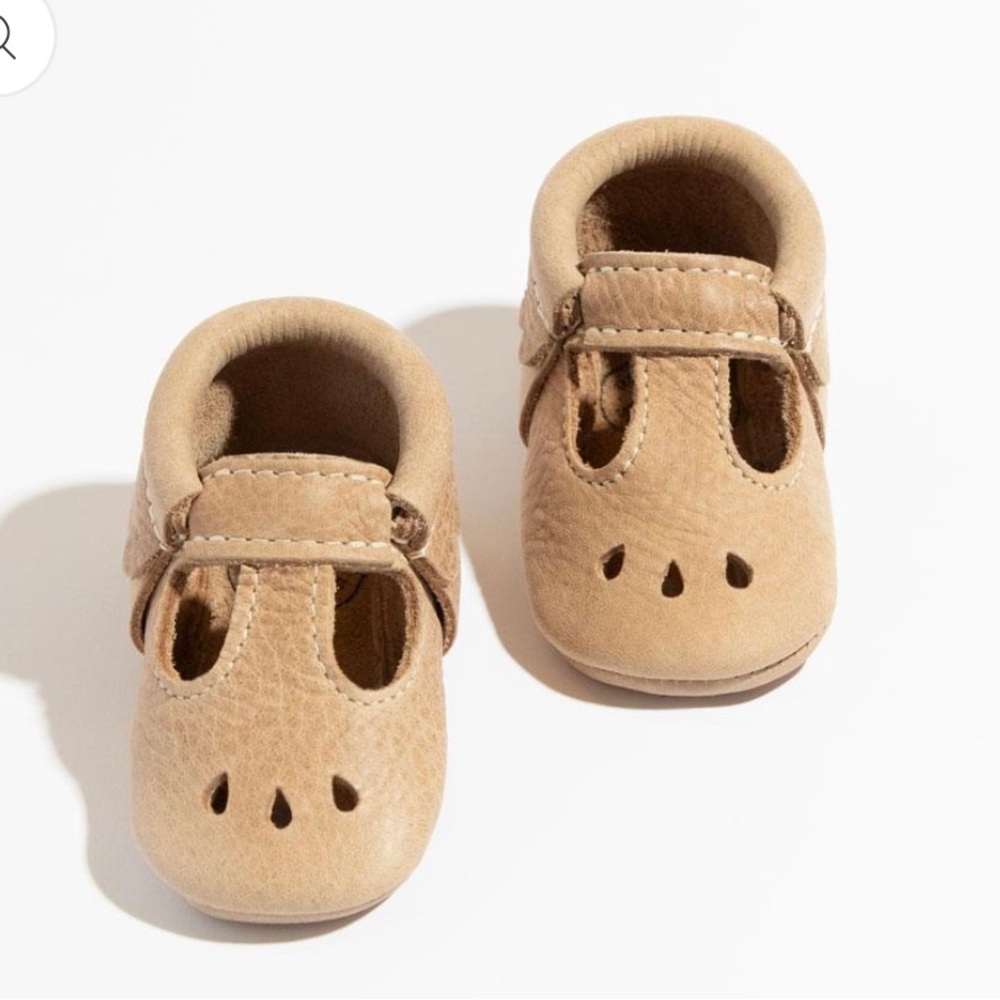 Freshly Picked Weathered Brown Mary Jane Baby Shoe Size 5